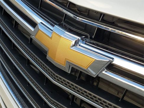 Used 2019 Chevrolet Traverse Premier w/ Driver Confidence II Package image 31