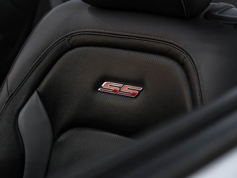 Used 2022 Chevrolet Camaro SS image 38