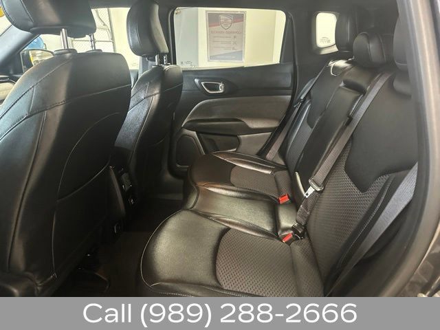 Used 2024 Jeep Compass Latitude AWD/4WD image 16