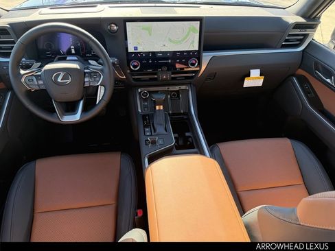 Used 2026 Lexus GX 550 550 Premium w/ Cold Area Package image 22