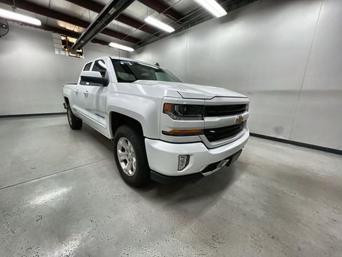 Used 2018 Chevrolet Silverado 1500 LT w/ All Star Edition AWD/4WD image 2