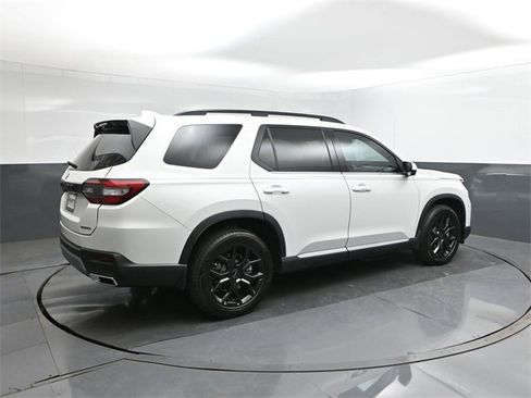 New 2025 Honda Pilot Touring image 15