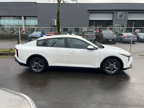 Certified 2025 Kia K4 LXS image 21