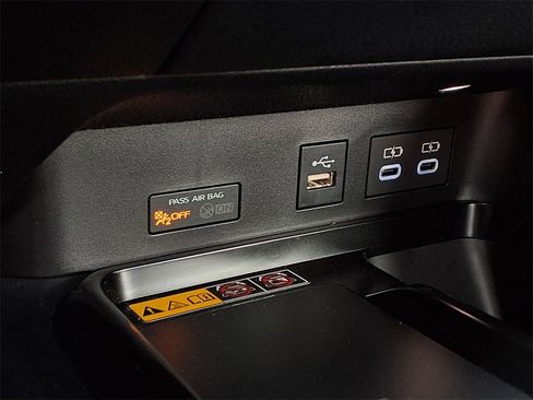 Certified 2025 Toyota Camry LE image 10