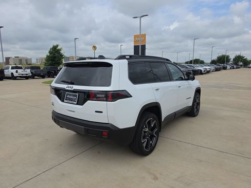 New 2026 Jeep Cherokee Overland w/ Trailer Tow Group AWD/4WD image 5