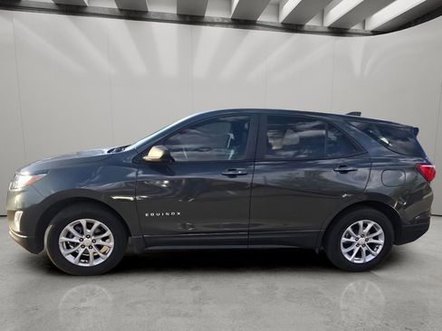 Used 2020 Chevrolet Equinox LS w/ LS Convenience Package FWD image 4