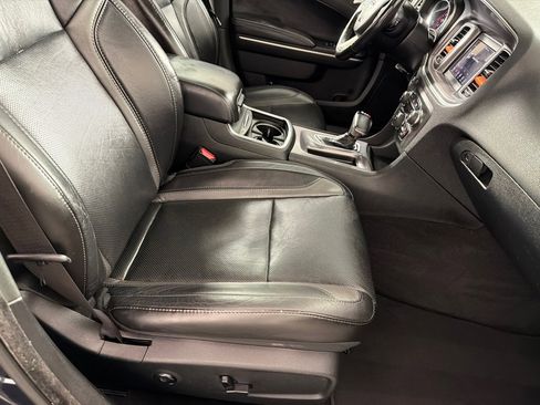 Used 2019 Dodge Charger SXT w/ Leather Interior Group image 23