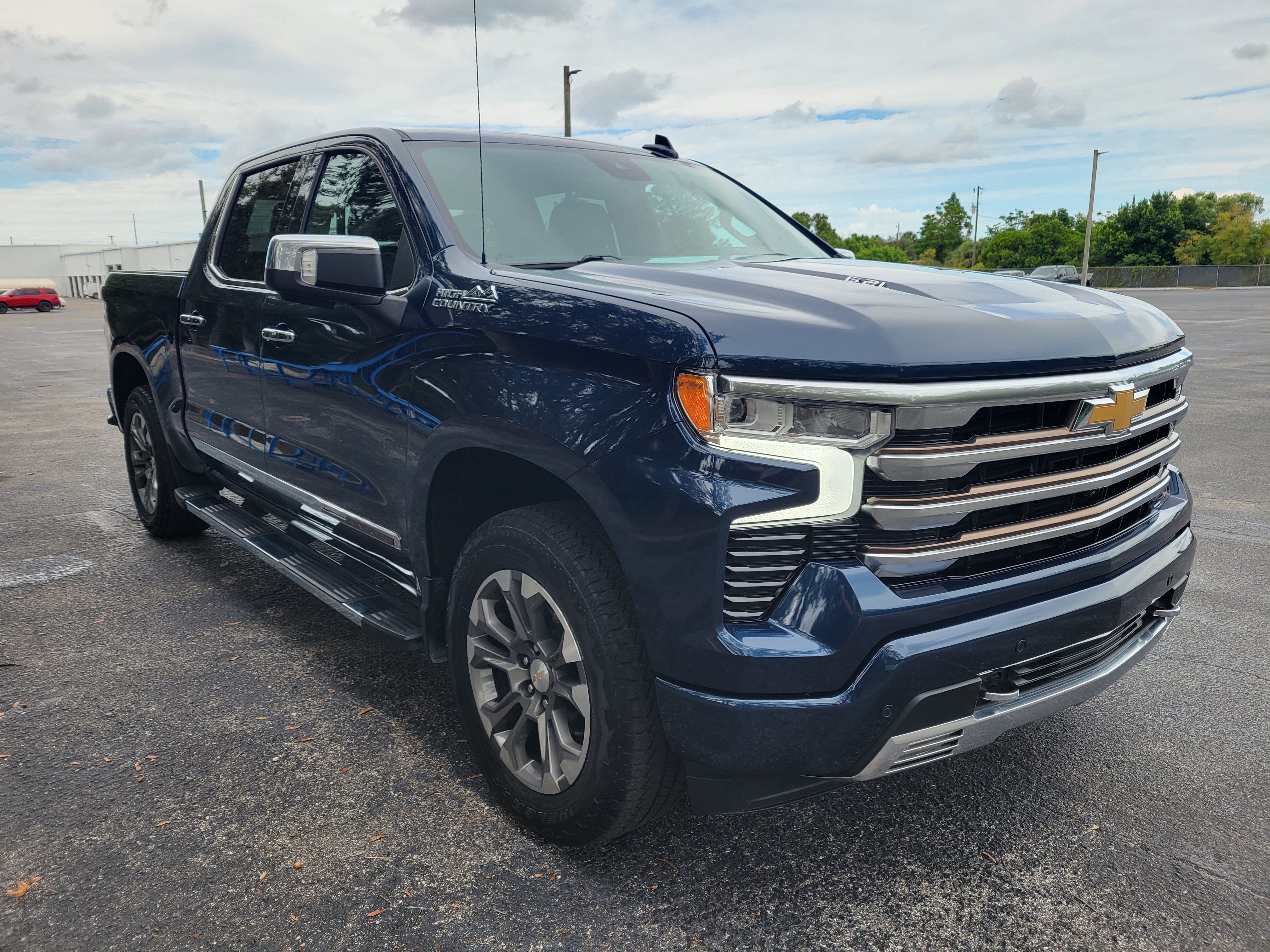 Used 2022 Chevrolet Silverado 1500 High Country w/ Z71 Off-Road Package AWD/4WD image 3