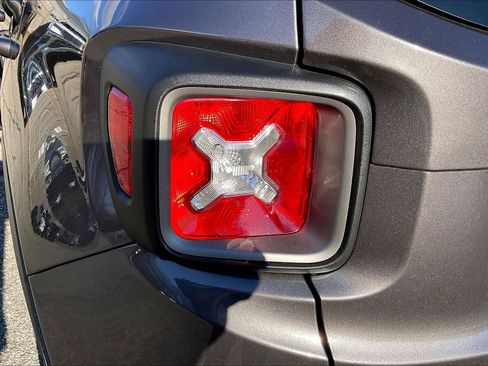 Used 2021 Jeep Renegade Limited image 26