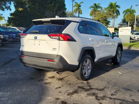 Used 2022 Toyota RAV4 XLE image 5