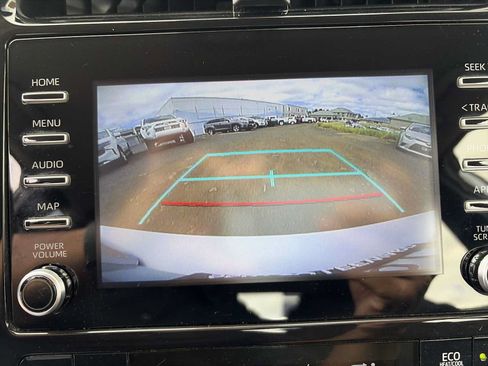 Used 2022 Toyota Prius L Eco FWD image 22