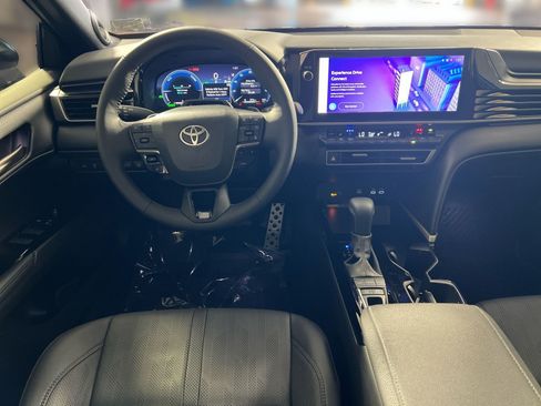 Used 2025 Toyota Camry XSE AWD/4WD image 23
