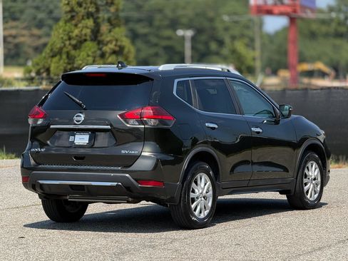 Used 2017 Nissan Rogue SV w/ Sun & Sound Touring Package AWD/4WD image 9
