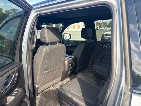 Used 2024 Chevrolet Suburban RST w/ Luxury Package AWD/4WD image 16