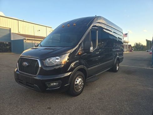 Used 2024 Ford Transit 350 XLT image 40