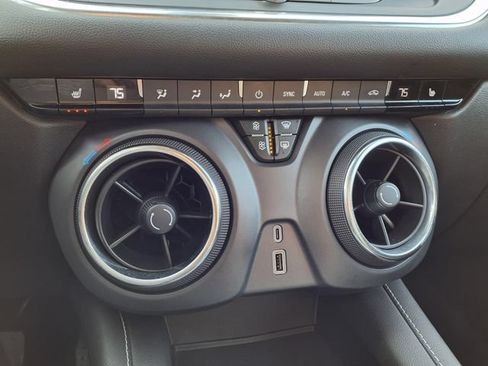 Used 2025 Chevrolet Blazer LT FWD image 63