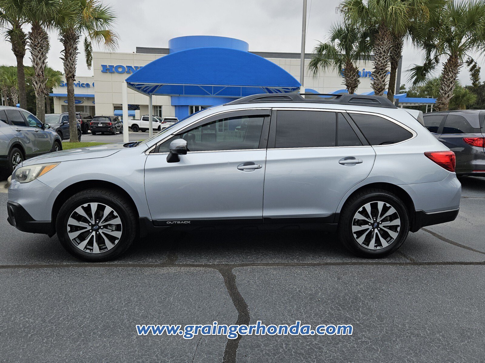 Used 2016 Subaru Outback 2.5i Limited w/ Popular Package #4 AWD/4WD image 2