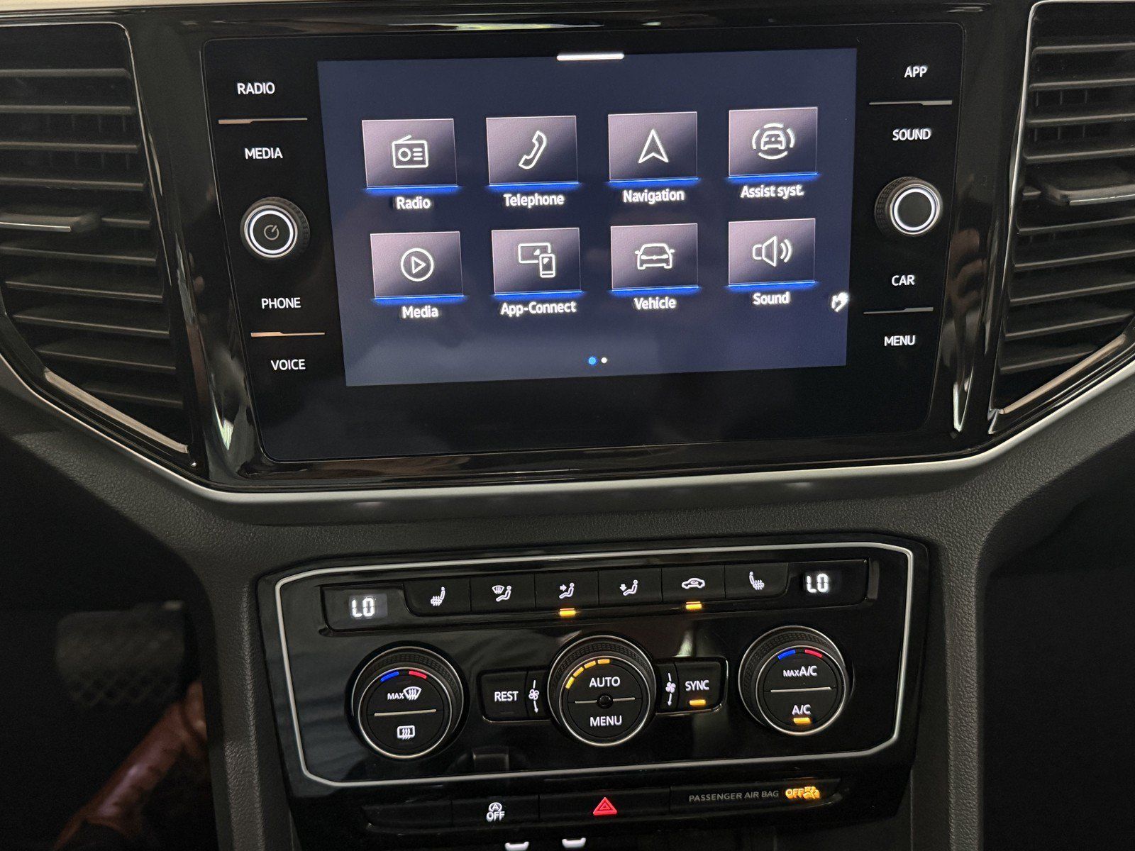 Used 2023 Volkswagen Atlas SE w/ Panoramic Sunroof Package AWD/4WD image 12