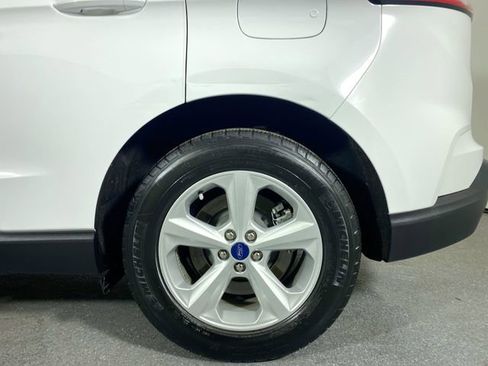 Used 2022 Ford Edge SE image 5