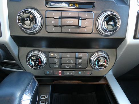 Used 2019 Ford F150 Lariat w/ Equipment Group 502A Luxury image 29