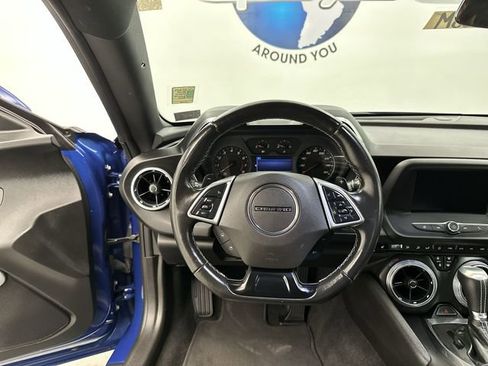 Used 2020 Chevrolet Camaro LT image 14