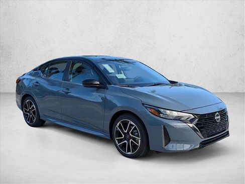 Certified 2025 Nissan Sentra SR FWD image 6