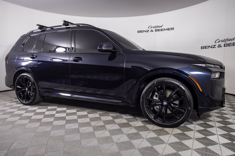 Used 2023 BMW X7 xDrive40i w/ M Sport Package AWD/4WD image 2