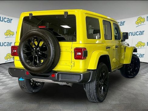 Used 2024 Jeep Wrangler Unlimited Sahara AWD/4WD image 6