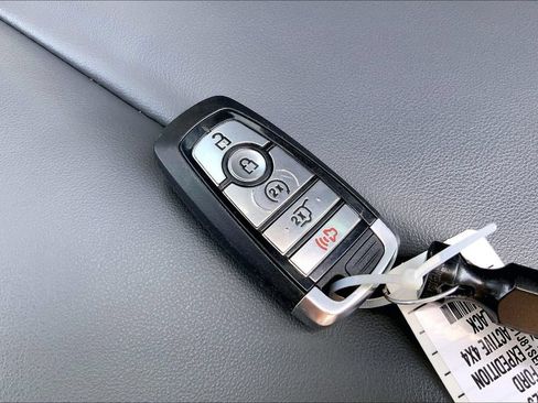 Used 2025 Ford Expedition Active AWD/4WD image 10
