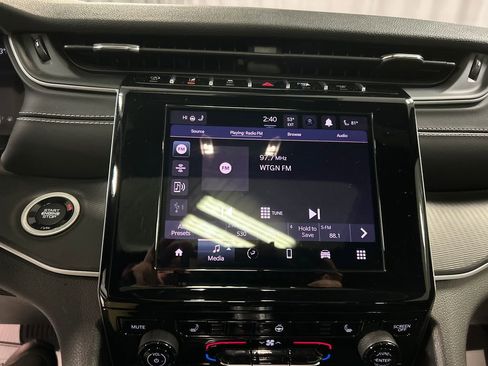 Used 2024 Jeep Grand Cherokee Altitude image 16