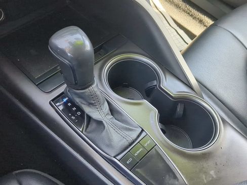 Used 2022 Toyota Camry SE w/ Carpet Mat Package (TMS) FWD image 19