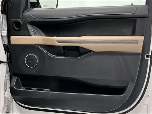 Used 2024 Ford Expedition Max XLT image 22