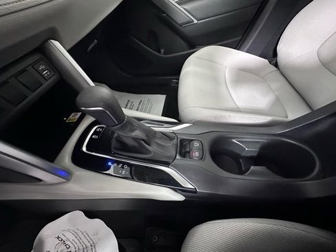 Used 2022 Toyota Corolla Cross LE image 27