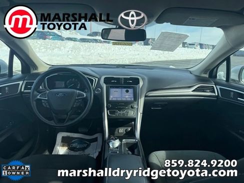 Used 2019 Ford Fusion SE image 14