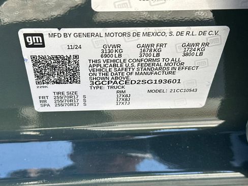 Used 2025 Chevrolet Silverado 1500 LT RWD image 28