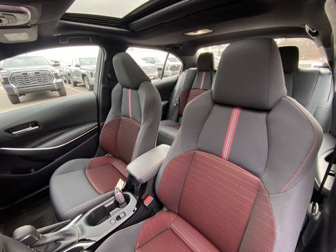 Certified 2025 Toyota Corolla SE image 25