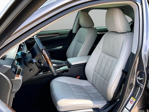 Used 2018 Lexus ES 350 w/ Luxury Package w/Wood Trim FWD image 7