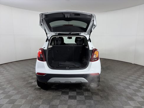 Used 2022 Buick Encore Preferred w/ Safety Package image 18
