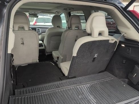Used 2023 Volvo XC90 B6 Plus w/ Protection Package Premier image 18