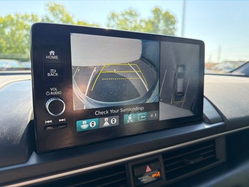Used 2025 Honda Pilot Black Edition image 31