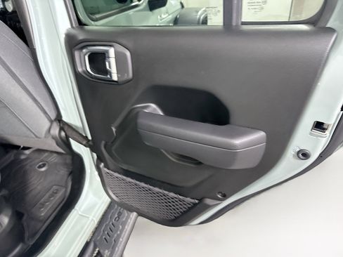 Used 2024 Jeep Wrangler Willys image 28