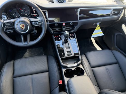 New 2026 Porsche Macan image 17