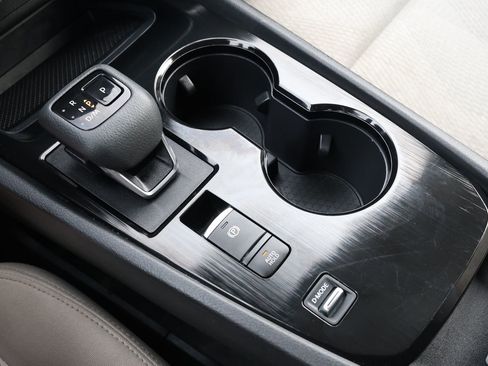 Used 2024 Nissan Rogue SV image 23