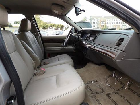 Used 2010 Mercury Grand Marquis LS image 13