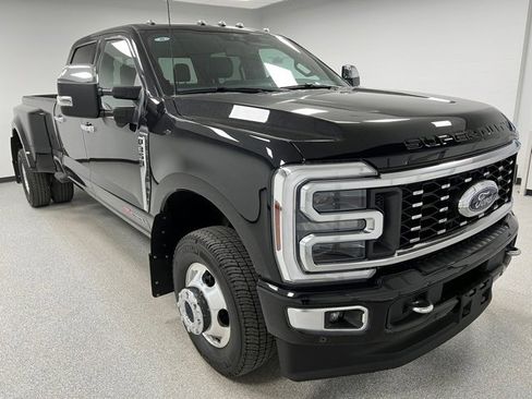 Used 2024 Ford F350 Platinum image 2