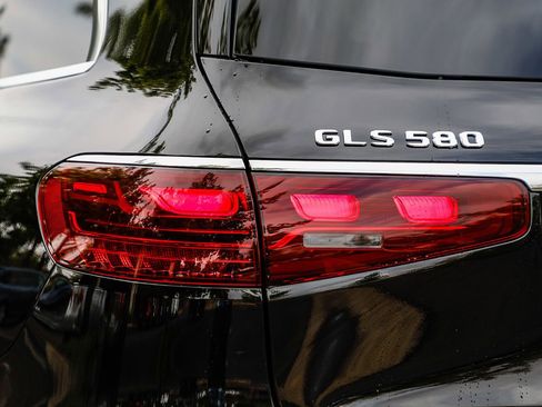 New 2026 Mercedes-Benz GLS 580 4MATIC image 8