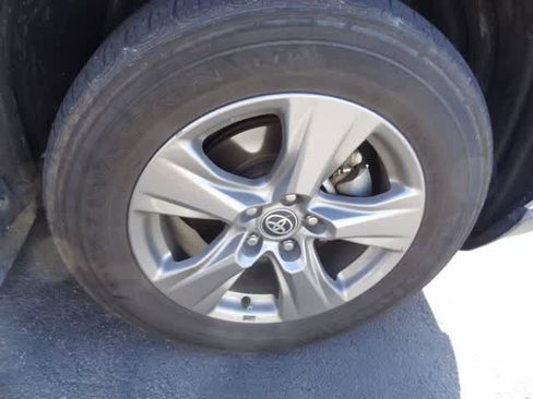 Certified 2024 Toyota RAV4 XLE AWD/4WD image 18