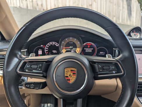 Used 2022 Porsche Panamera 4S Executive image 22