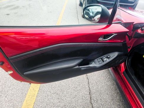 Used 2019 MAZDA MX-5 Miata Grand Touring image 6