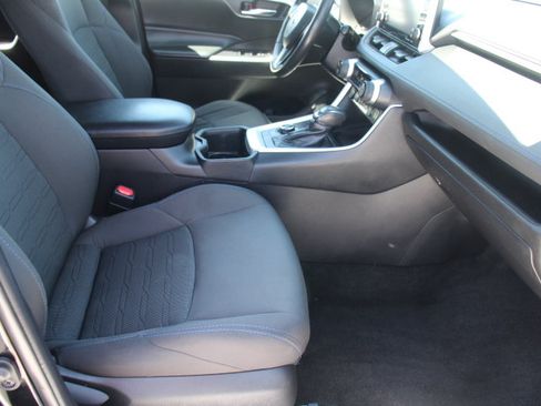 Used 2022 Toyota RAV4 SE w/ Convenience Package AWD/4WD image 20